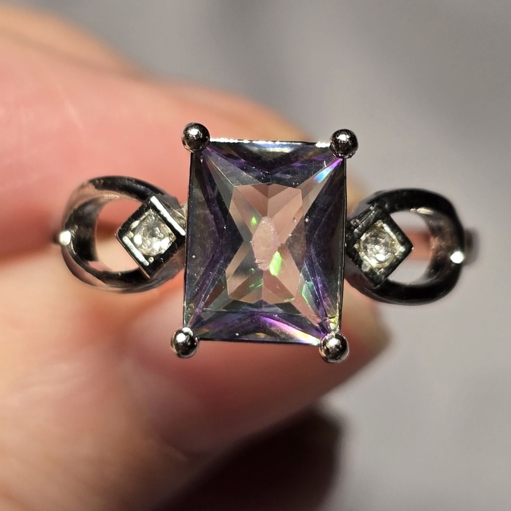 Elegant Silver and Purple Gemstone Ring